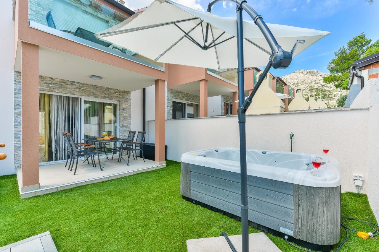Cascada Villas With Private Jacuzzi And Private Parking Starigrad Paklenica Exterior photo