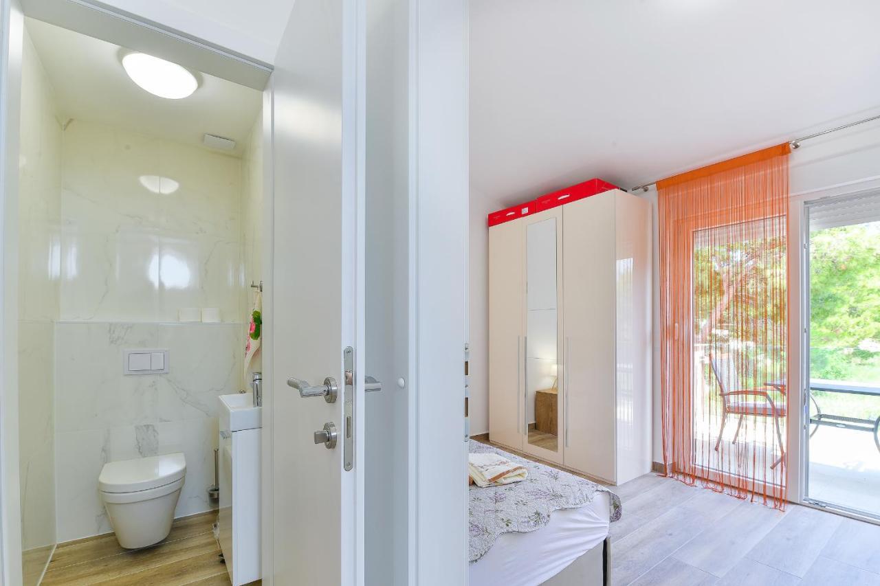 Cascada Villas With Private Jacuzzi And Private Parking Starigrad Paklenica Exterior photo