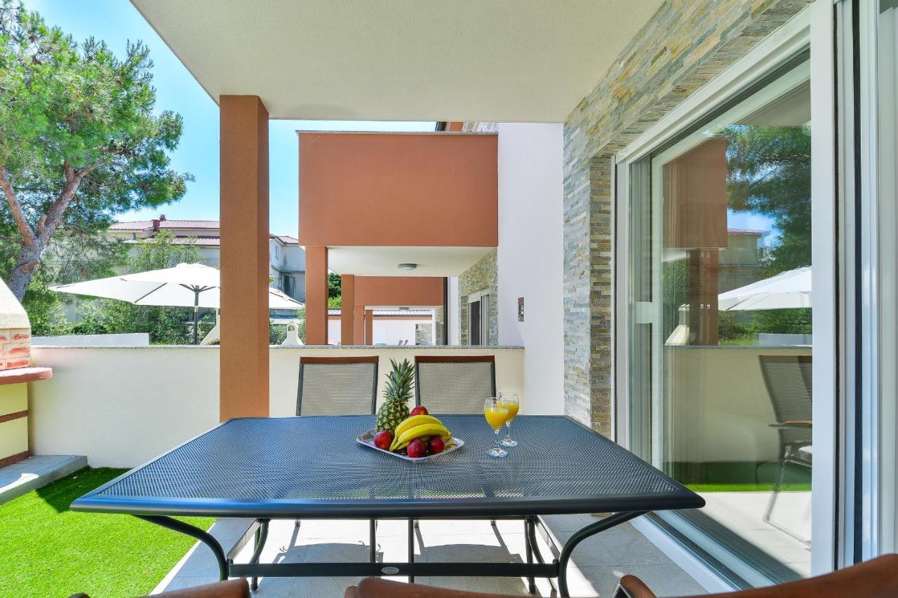 Cascada Villas With Private Jacuzzi And Private Parking Starigrad Paklenica Exterior photo