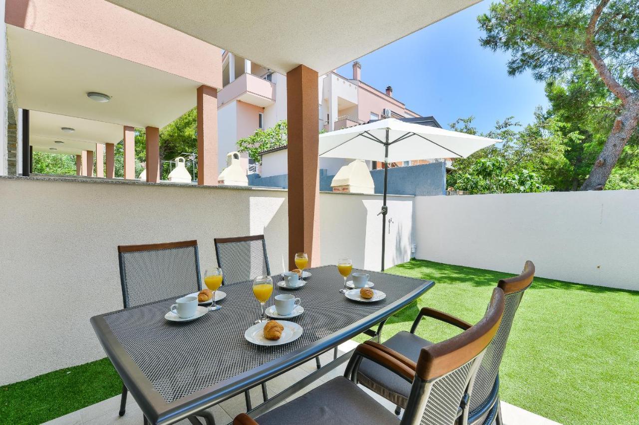 Cascada Villas With Private Jacuzzi And Private Parking Starigrad Paklenica Exterior photo