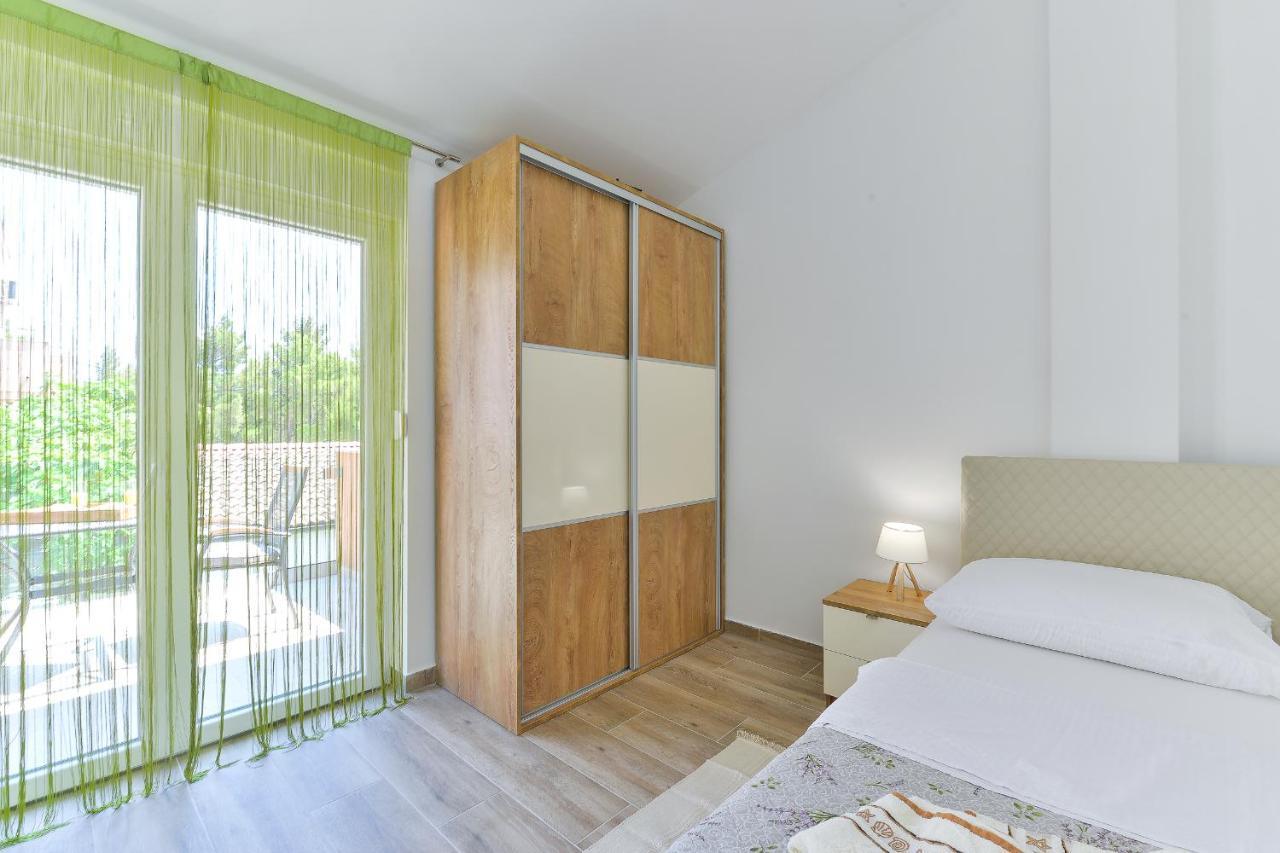 Cascada Villas With Private Jacuzzi And Private Parking Starigrad Paklenica Exterior photo