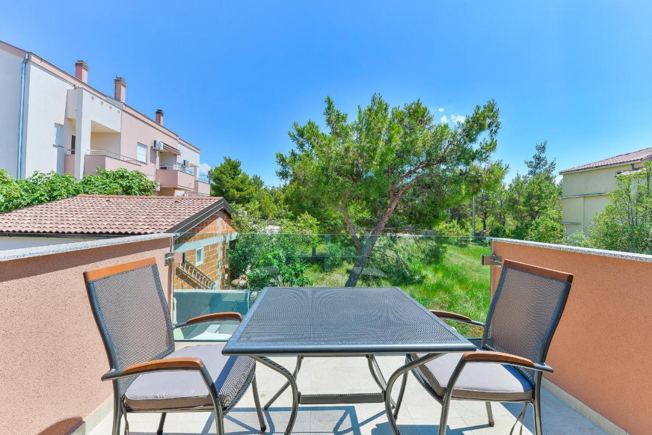 Cascada Villas With Private Jacuzzi And Private Parking Starigrad Paklenica Exterior photo